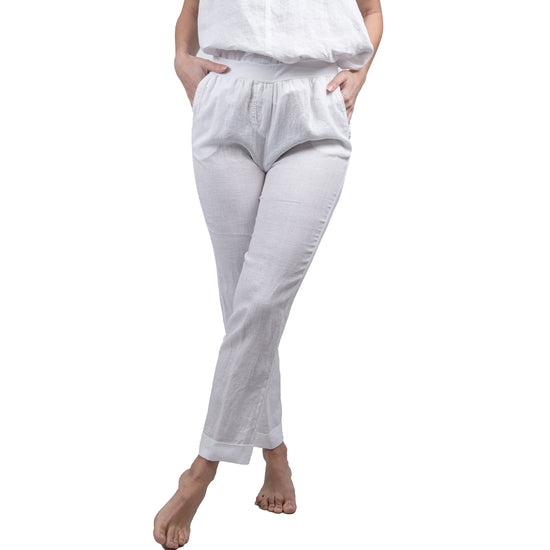 Pantalone in lino con molla elastica in vita.