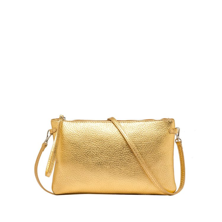 Pochette a mano con tracolla.