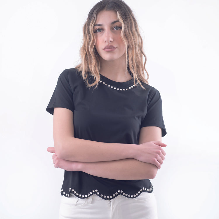 T-shirt in cotone nero con diamanti
