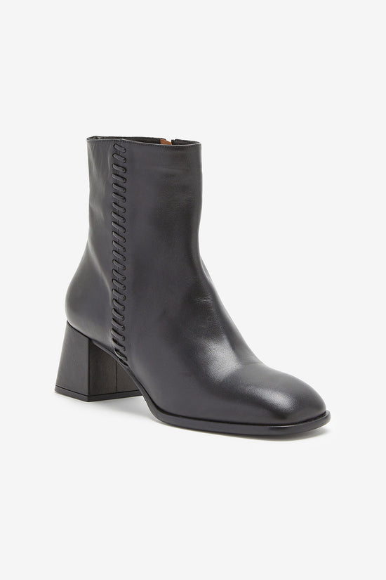 Tronchetto in pelle nero