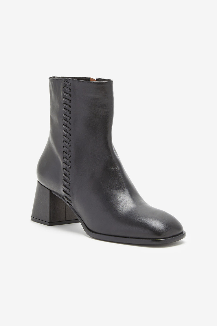 Tronchetto in pelle nero