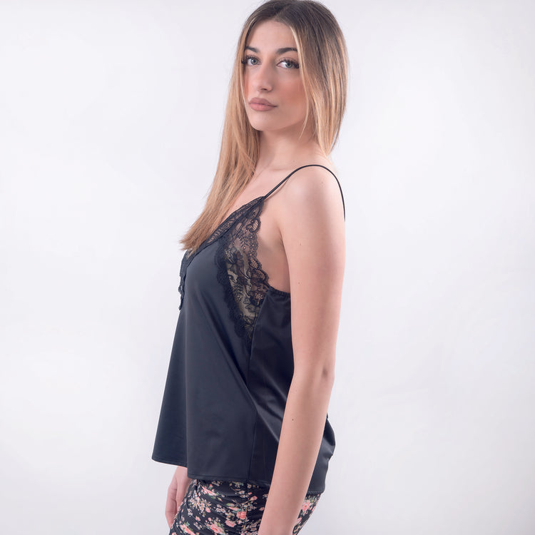 Top nero con pizzo