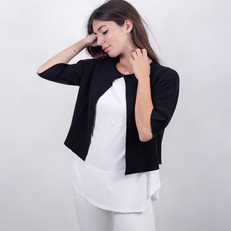 Cardigan nero in cotone con bottoncino al collo