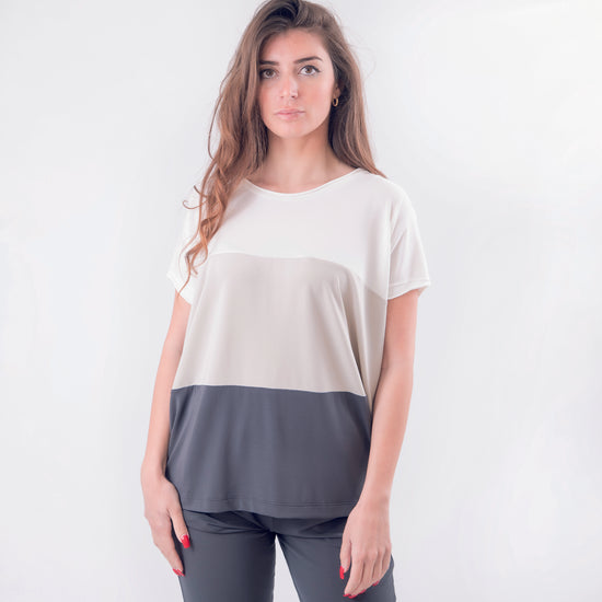 T-shirt in viscosa con fascia beige