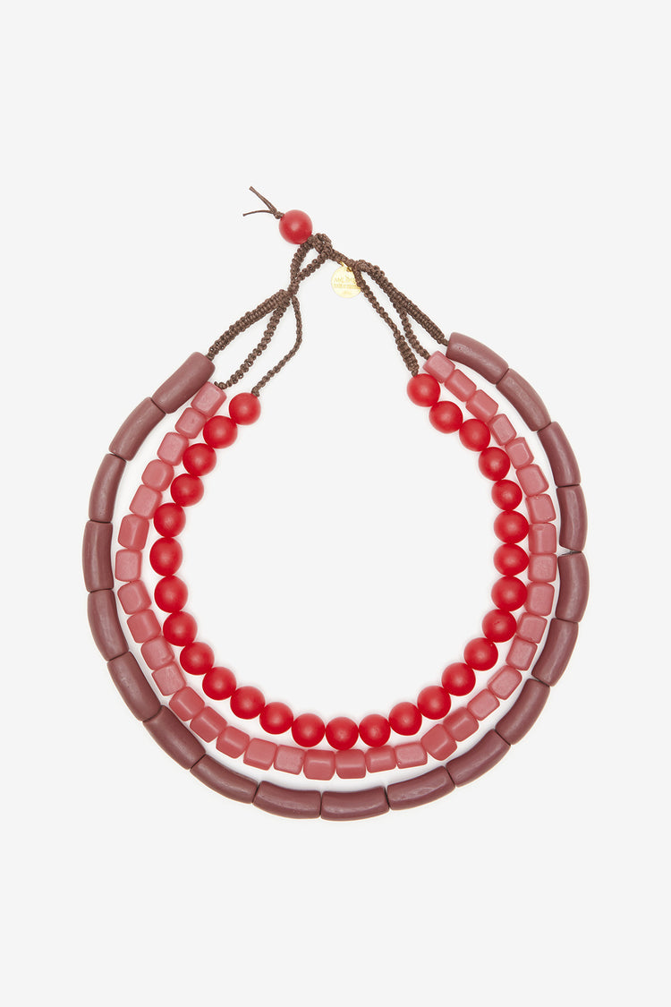 Collana con tre fili e mix di resine in degradé di colore rosa