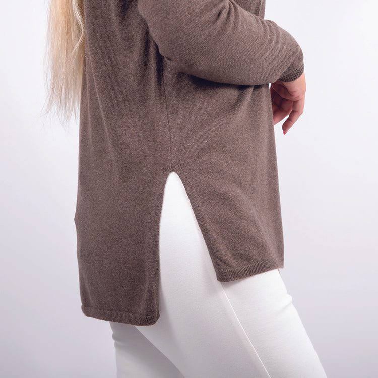 Maglia barchetta in viscosa e lana marrone
