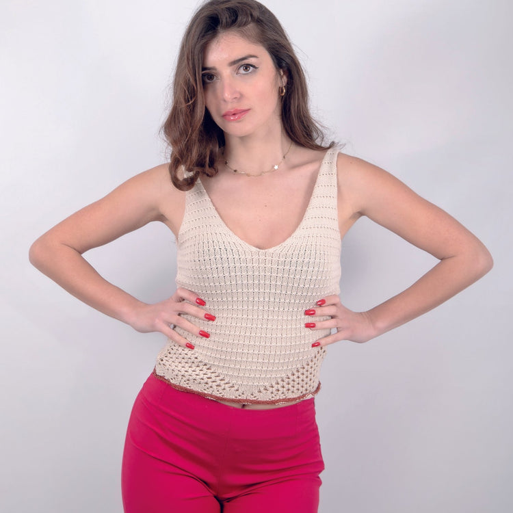 Top lavorato con uncinetto beige