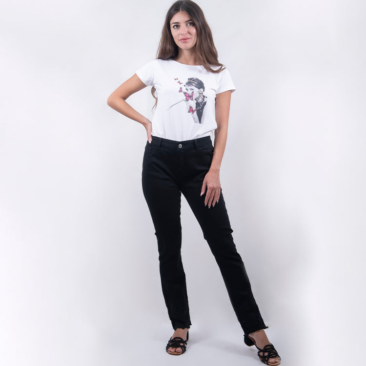 Jeans elasticizzato nero con ricamo sul fondo