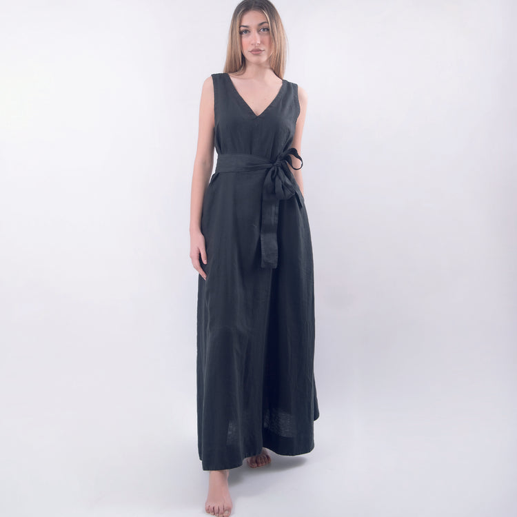 Abito lungo nero in lino con cintura