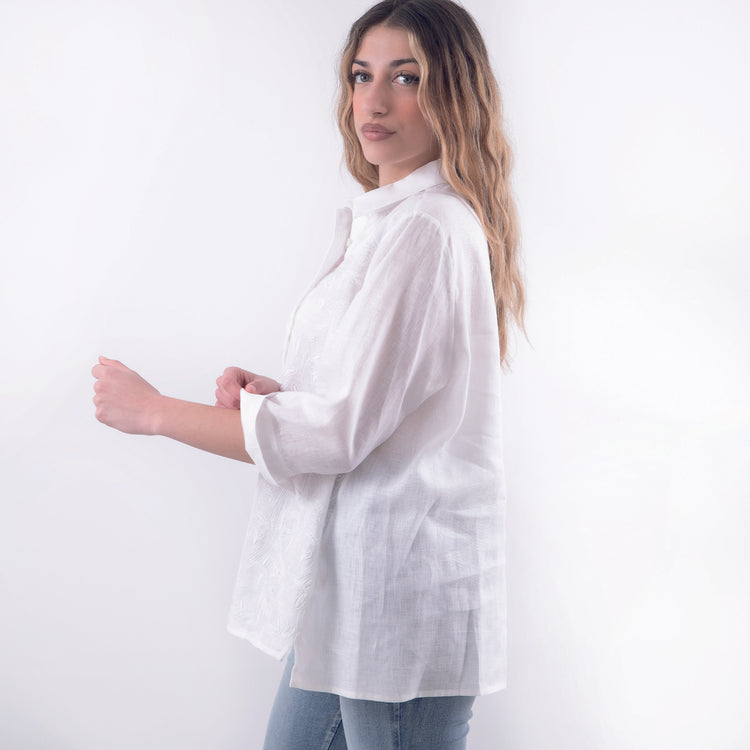 Camicia svasata in lino bianco