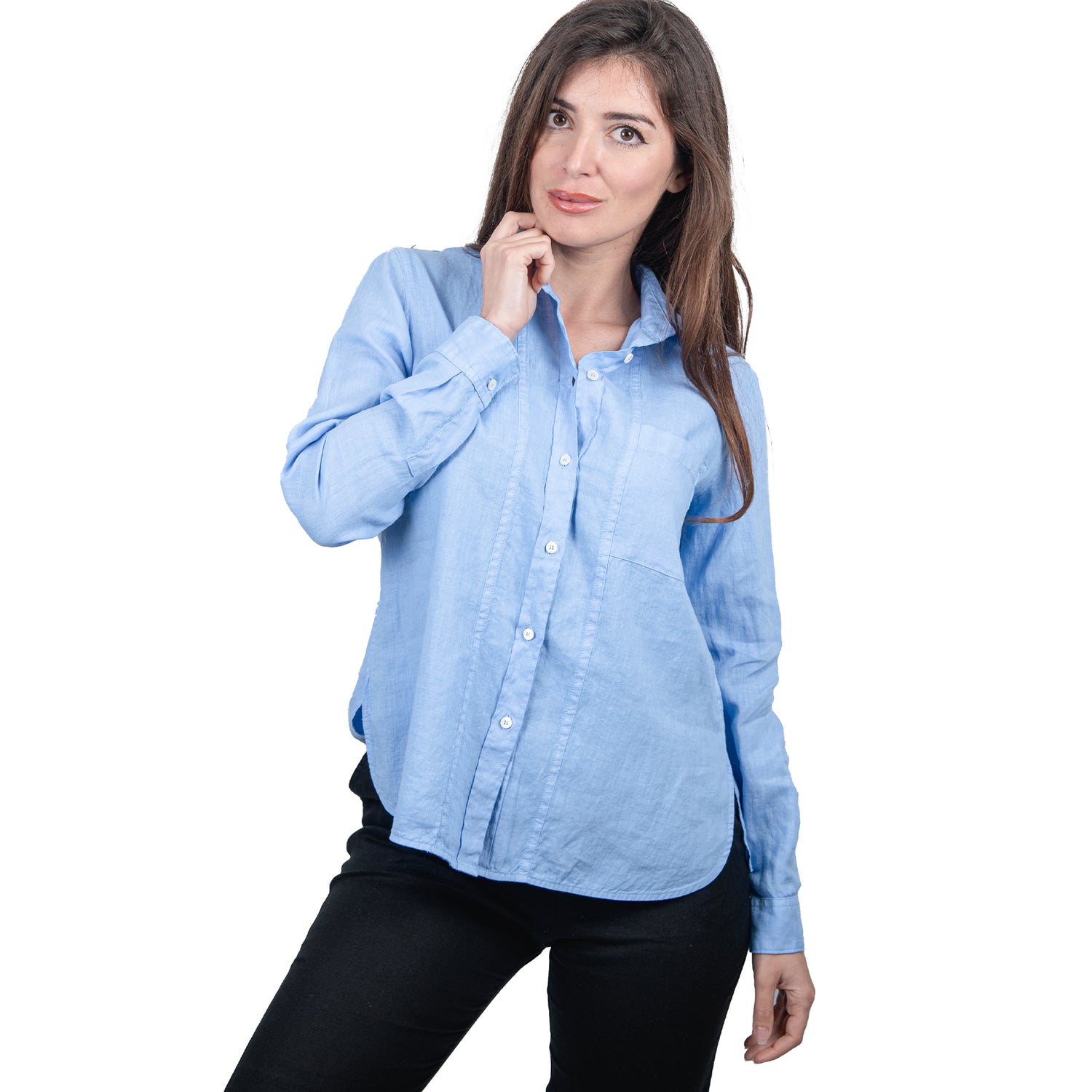 Camicia azzurra con taschino.