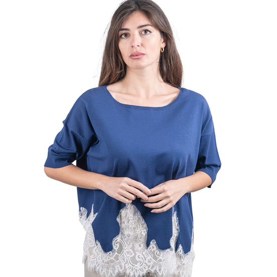 Maglia in viscosa con pizzo.