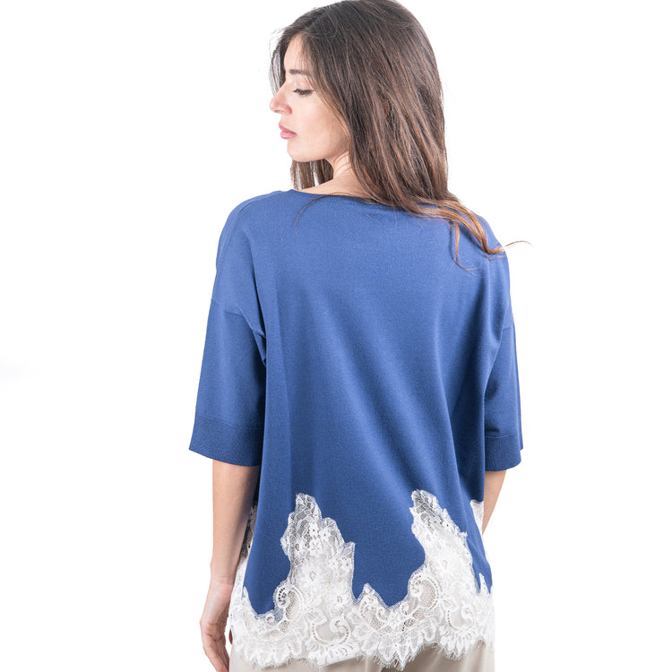 Maglia in viscosa con pizzo.