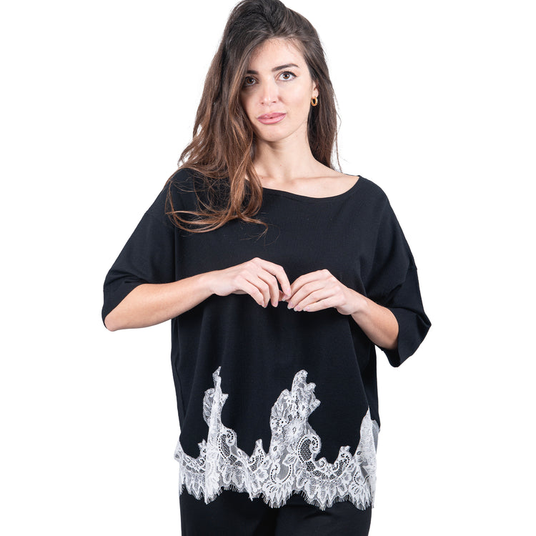 Maglia in viscosa con pizzo.