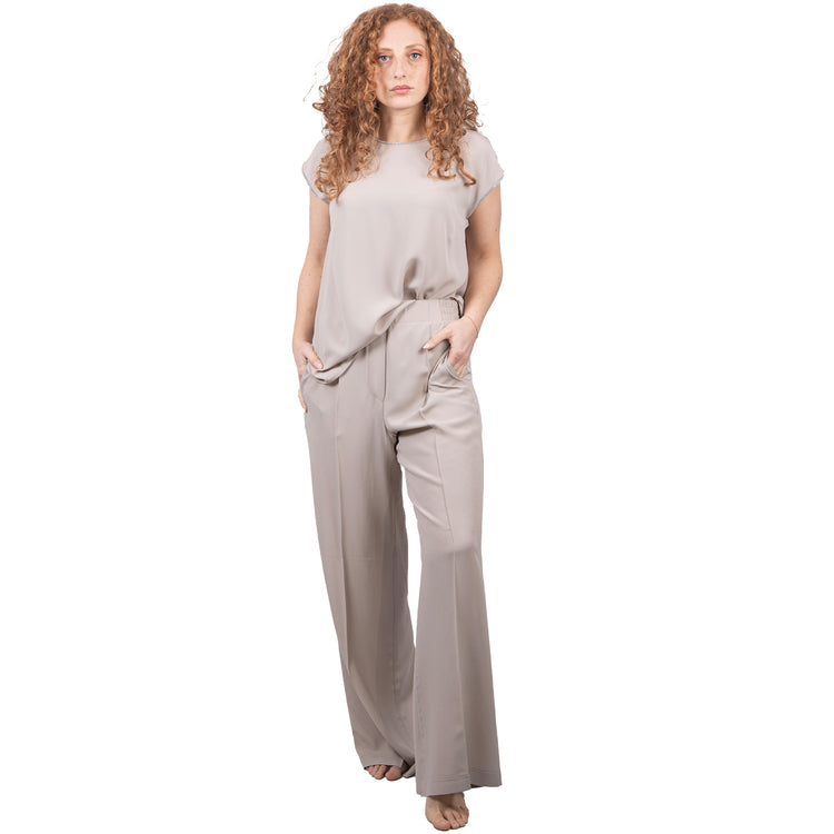 Pantalone beige gamba morbida.