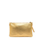 Pochette a mano con tracolla.