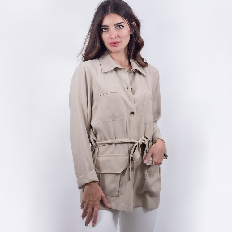 Giacca sahariana in cupro con colletto e cintura in vita beige